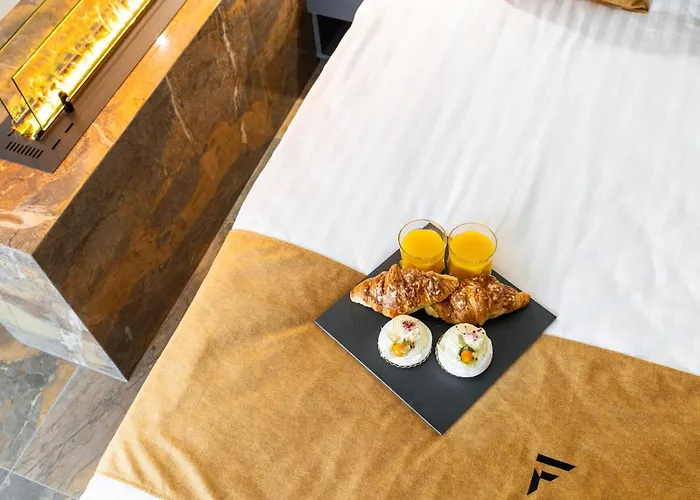 F-apartments - Center With Fireplace, Contactless Apartment