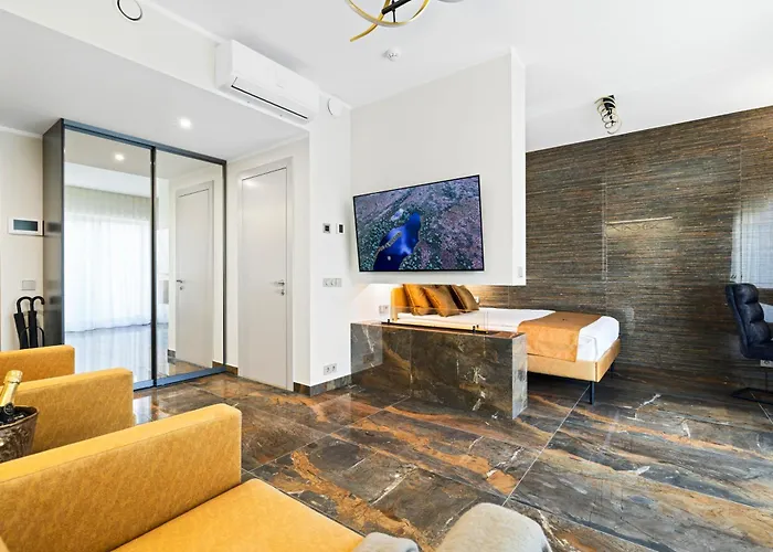 F-apartments - Center With Fireplace, Contactless Apartment